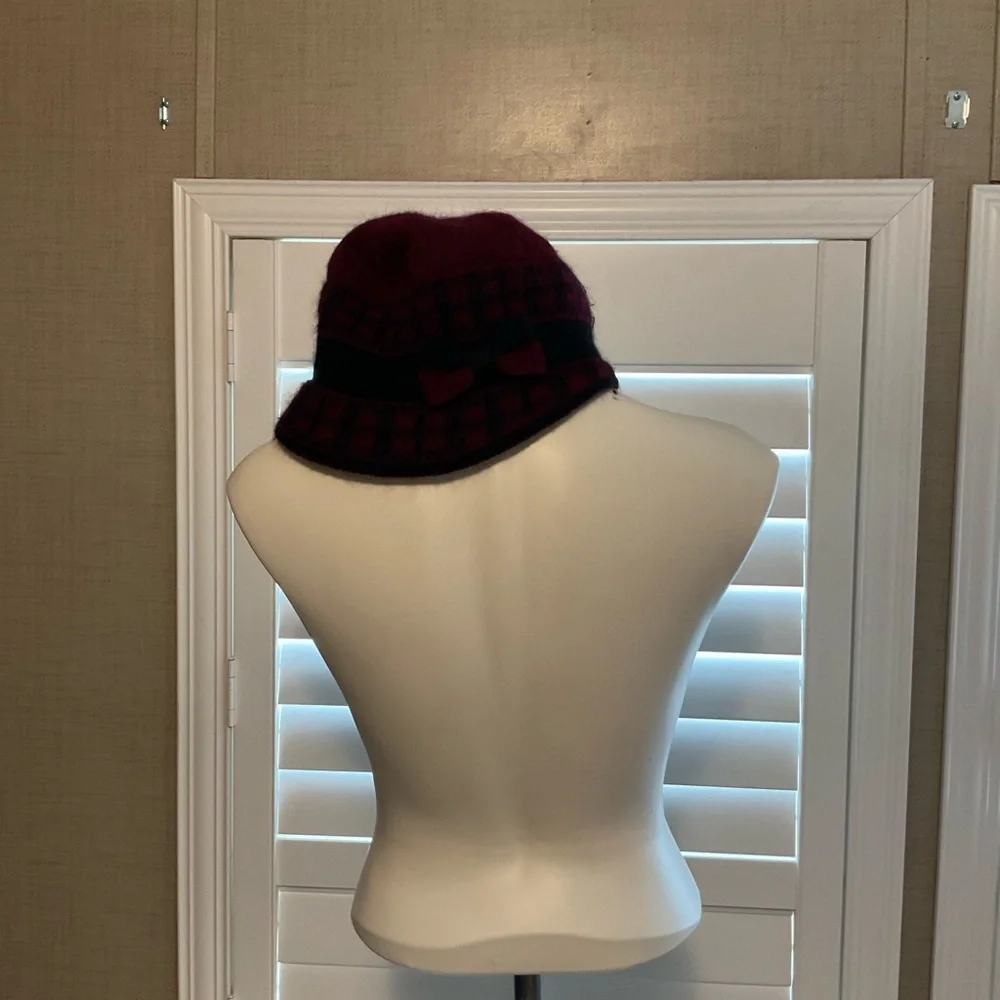 SHEIN Burgundy and Black Checkered Hat - Picture 2 of 7